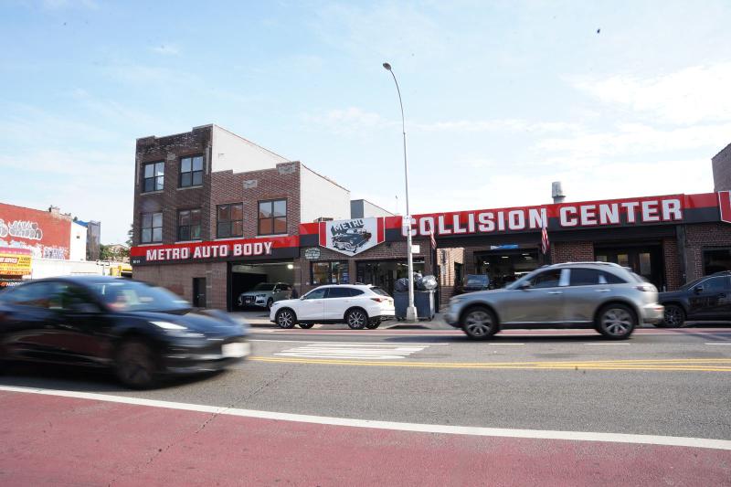 Metro Auto Body and Collision Center storefront on Northern Blvd, Corona NY